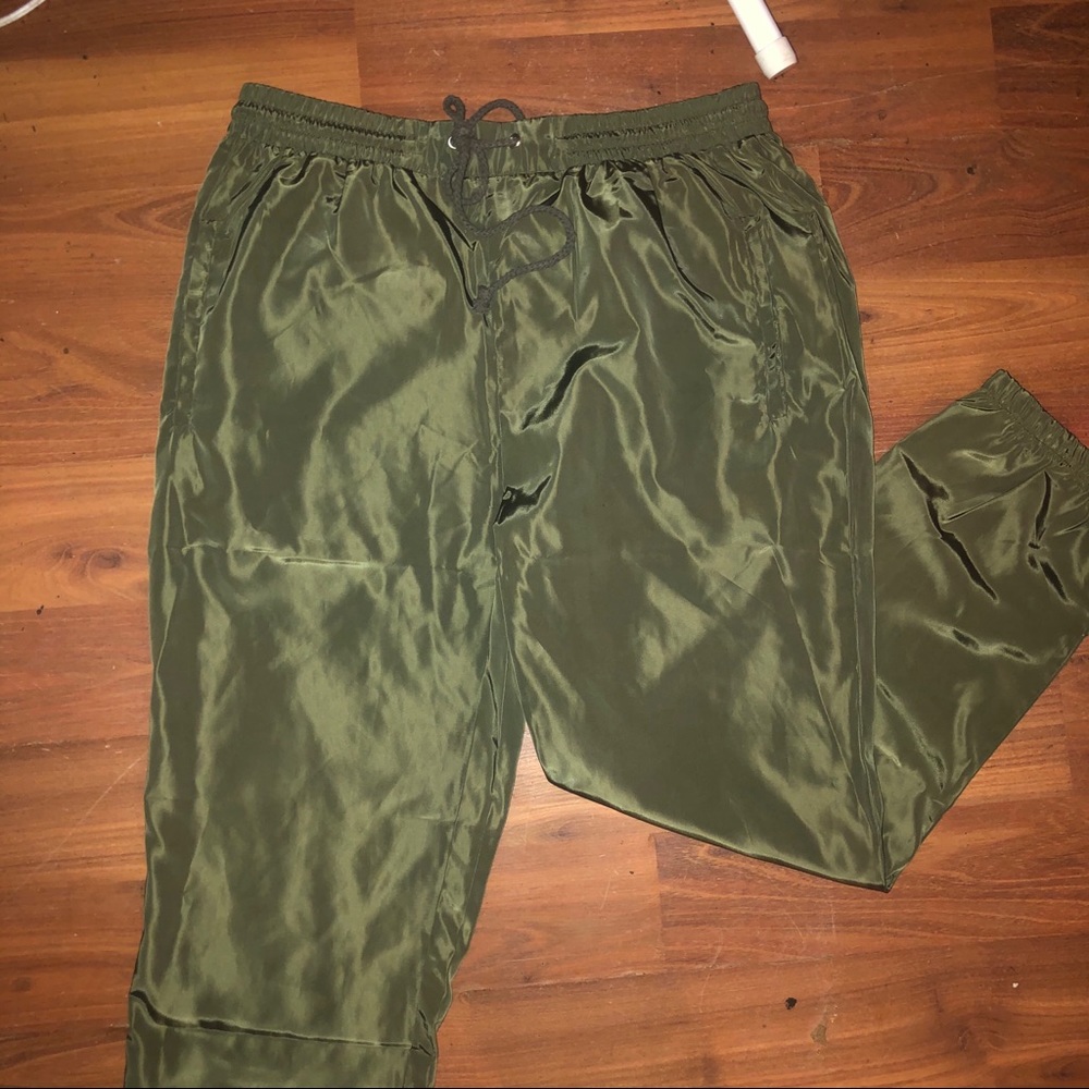 green pants